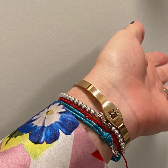 Snake Bracelet with Mother of Pearl Detail - Picture 3 of 6